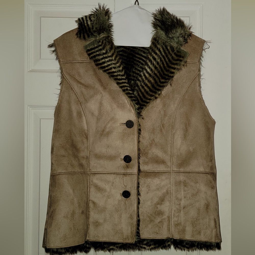 #081 Relativity Tan Suede & Fur Vest Size: Large